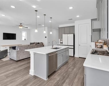 1220 Lady Mantle Way - Photo Thumbnail 12