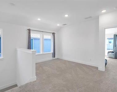 1220 Lady Mantle Way - Photo Thumbnail 17