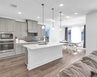 1220 Lady Mantle Way - Photo Thumbnail 10