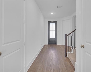 1220 Lady Mantle Way - Photo Thumbnail 4