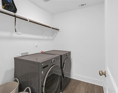 1220 Lady Mantle Way - Photo Thumbnail 28