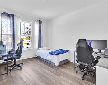 1220 Lady Mantle Way - Photo Thumbnail 16