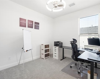 2532 Campden Mews - Photo Thumbnail 18