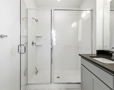 2532 Campden Mews - Photo Thumbnail 15