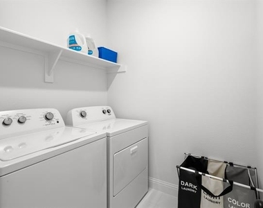 2532 Campden Mews - Photo Thumbnail 17