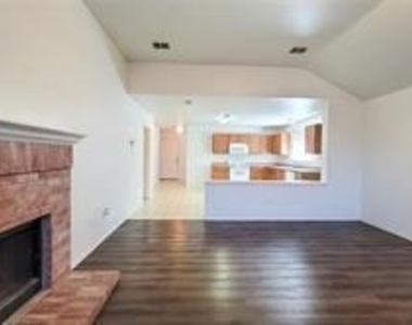 5727 Hunters Bend Lane - Photo Thumbnail 8