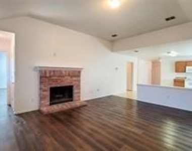 5727 Hunters Bend Lane - Photo Thumbnail 7