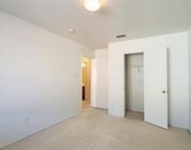 5727 Hunters Bend Lane - Photo Thumbnail 16