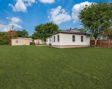 202 W Cherry Street - Photo Thumbnail 10