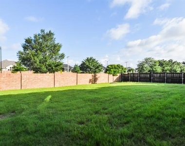2516 Maidenhair Road - Photo Thumbnail 29
