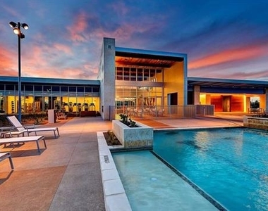 2516 Maidenhair Road - Photo Thumbnail 30