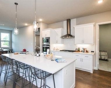 2516 Maidenhair Road - Photo Thumbnail 2