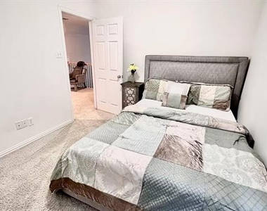 1237 Tioga Drive - Photo Thumbnail 5