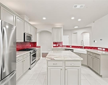 362 Spring Meadow Drive - Photo Thumbnail 11