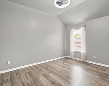 362 Spring Meadow Drive - Photo Thumbnail 23