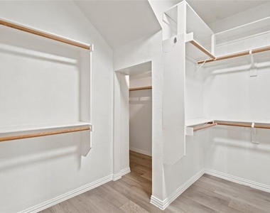 362 Spring Meadow Drive - Photo Thumbnail 20