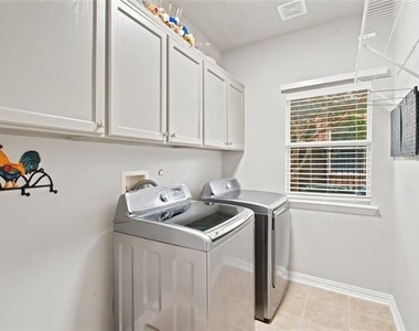 362 Spring Meadow Drive - Photo Thumbnail 7