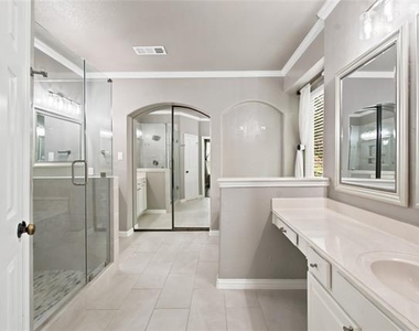 362 Spring Meadow Drive - Photo Thumbnail 16