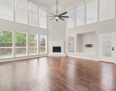 362 Spring Meadow Drive - Photo Thumbnail 13