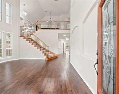 362 Spring Meadow Drive - Photo Thumbnail 3