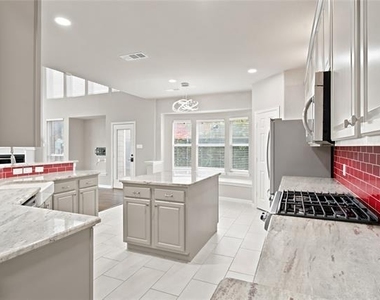 362 Spring Meadow Drive - Photo Thumbnail 8