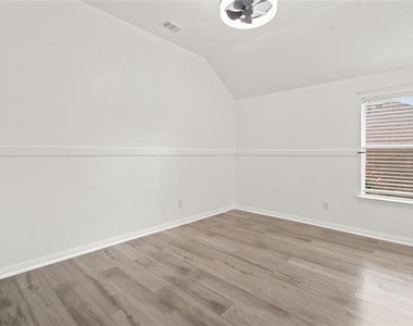 362 Spring Meadow Drive - Photo Thumbnail 25