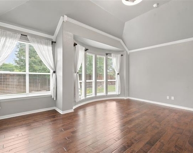 362 Spring Meadow Drive - Photo Thumbnail 15