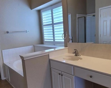6402 Lake View Lane - Photo Thumbnail 8