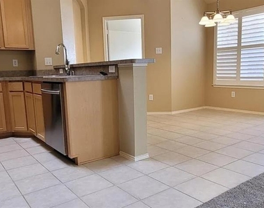 6402 Lake View Lane - Photo Thumbnail 2