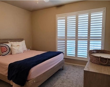 6402 Lake View Lane - Photo Thumbnail 13