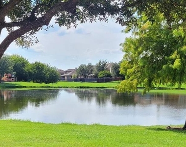 6402 Lake View Lane - Photo Thumbnail 19