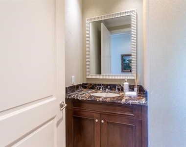 2525 N Pearl Street - Photo Thumbnail 29