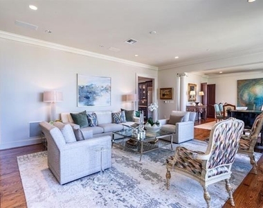 2525 N Pearl Street - Photo Thumbnail 5