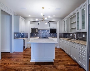 2525 N Pearl Street - Photo Thumbnail 11