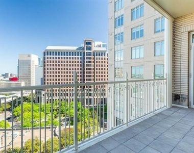 2525 N Pearl Street - Photo Thumbnail 31