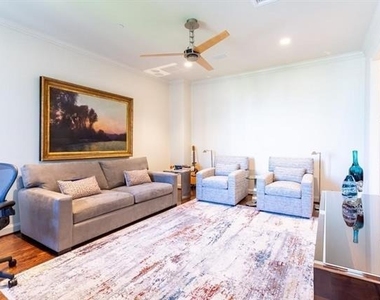 2525 N Pearl Street - Photo Thumbnail 24