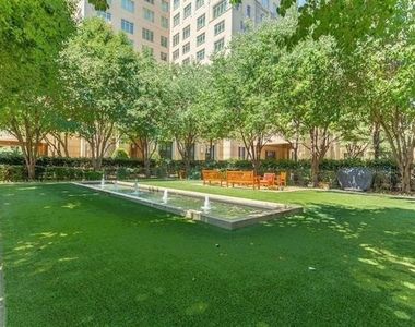 2525 N Pearl Street - Photo Thumbnail 38
