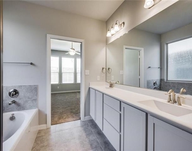 16008 Placid Trail - Photo Thumbnail 7