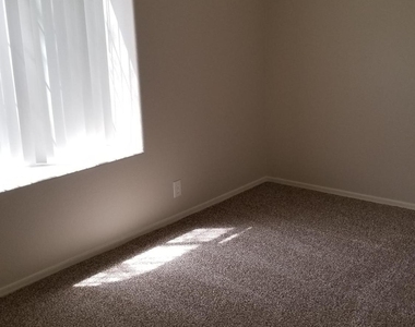 13834 N Cambria Drive - Photo Thumbnail 3