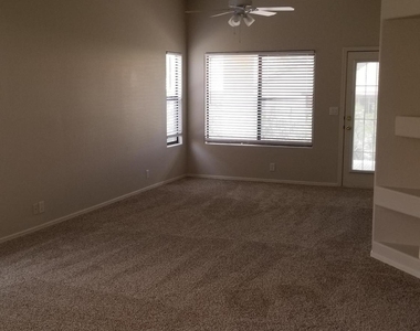 13834 N Cambria Drive - Photo Thumbnail 4