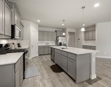1217 Southwark Drive - Photo Thumbnail 16