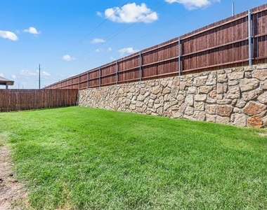 1217 Southwark Drive - Photo Thumbnail 24