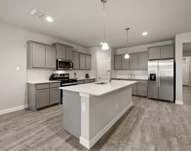 1217 Southwark Drive - Photo Thumbnail 2
