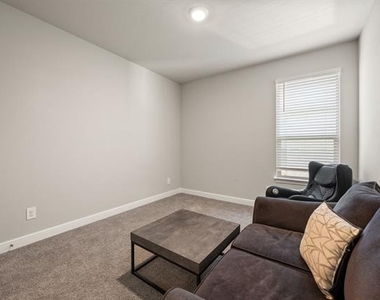 1217 Southwark Drive - Photo Thumbnail 22