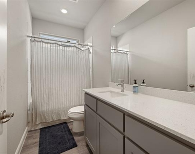 1217 Southwark Drive - Photo Thumbnail 21