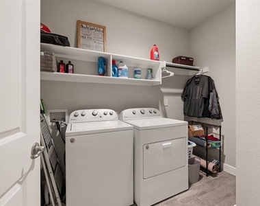 1217 Southwark Drive - Photo Thumbnail 18