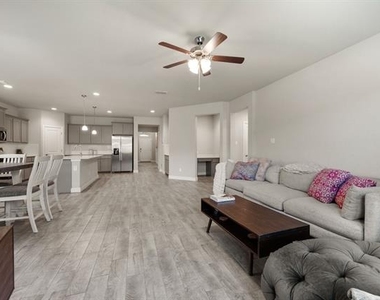1217 Southwark Drive - Photo Thumbnail 13