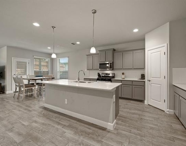 1217 Southwark Drive - Photo Thumbnail 1