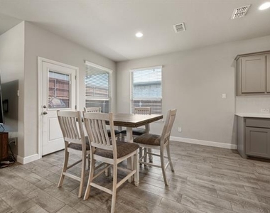 1217 Southwark Drive - Photo Thumbnail 14