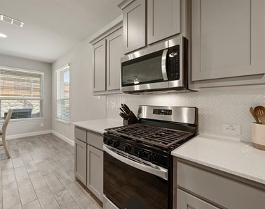 1217 Southwark Drive - Photo Thumbnail 17